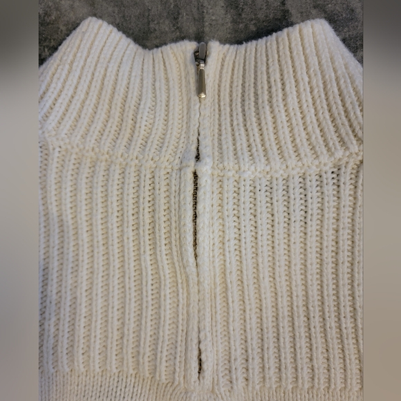 Talbots Mock neck knit Embroidered Flower Sweater - Picture 3 of 7